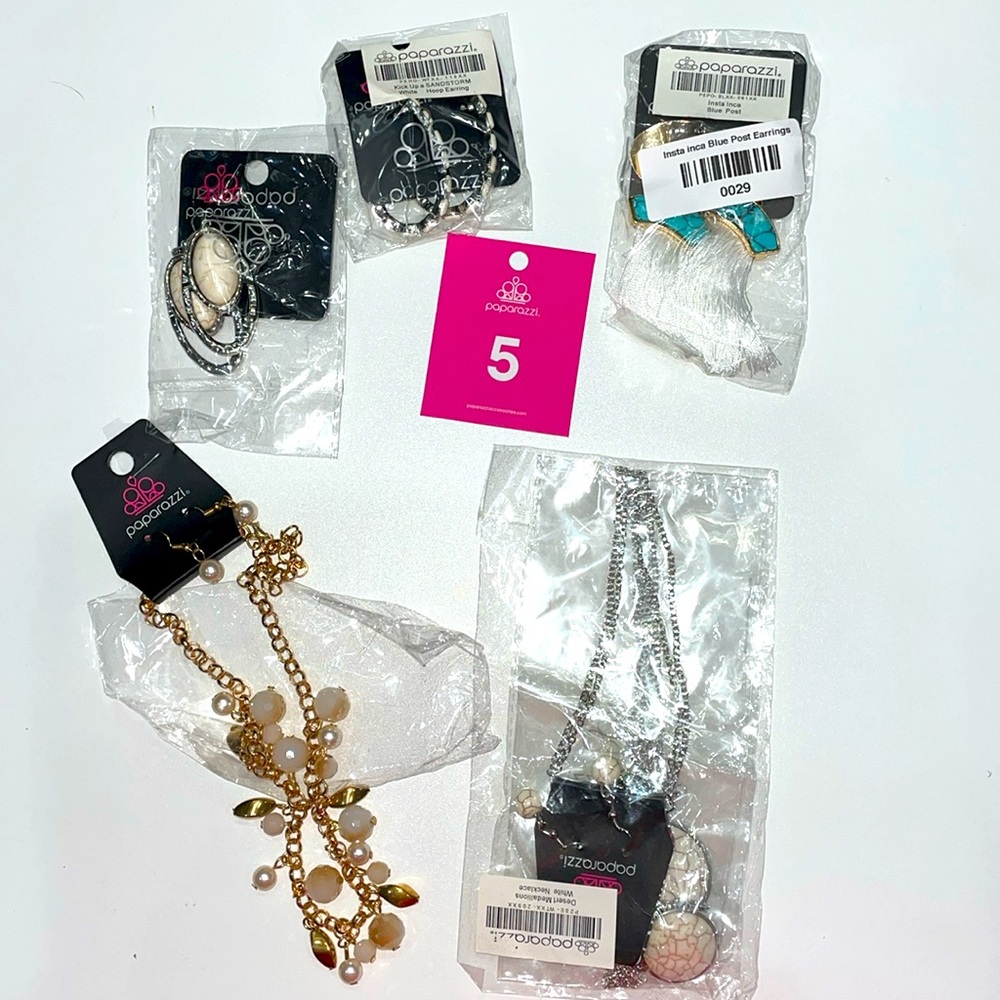 Paparazzi Bundle #5 White crackle
